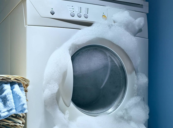 Bột giặt cho máy giặt cửa trước tạo ra quá nhiều bọt