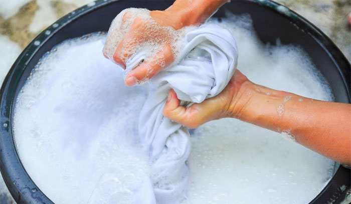 Quần áo trẻ sơ sinh giặt bằng tay