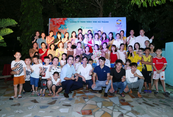 Ha Thanh Import-Export Trading Service Co., Ltd organizes summer vacation in 2022 for all employees at Hai Tien beach (Thanh Hoa)